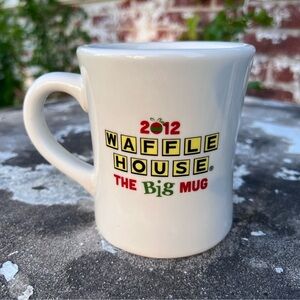 Waffle House The Big Mug Christmas Coffee Cup 2012 Tuxton Holiday Collectible